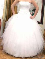 Продам красивое белоснежное свадебное платье